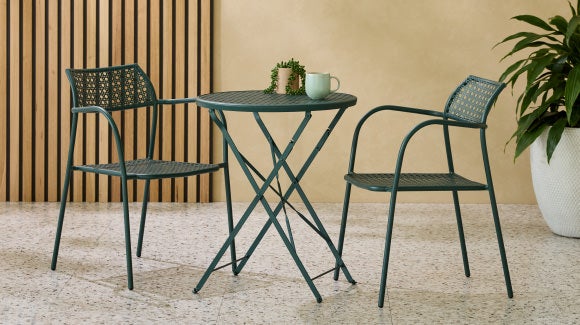 Relaxing Outdoors In Style