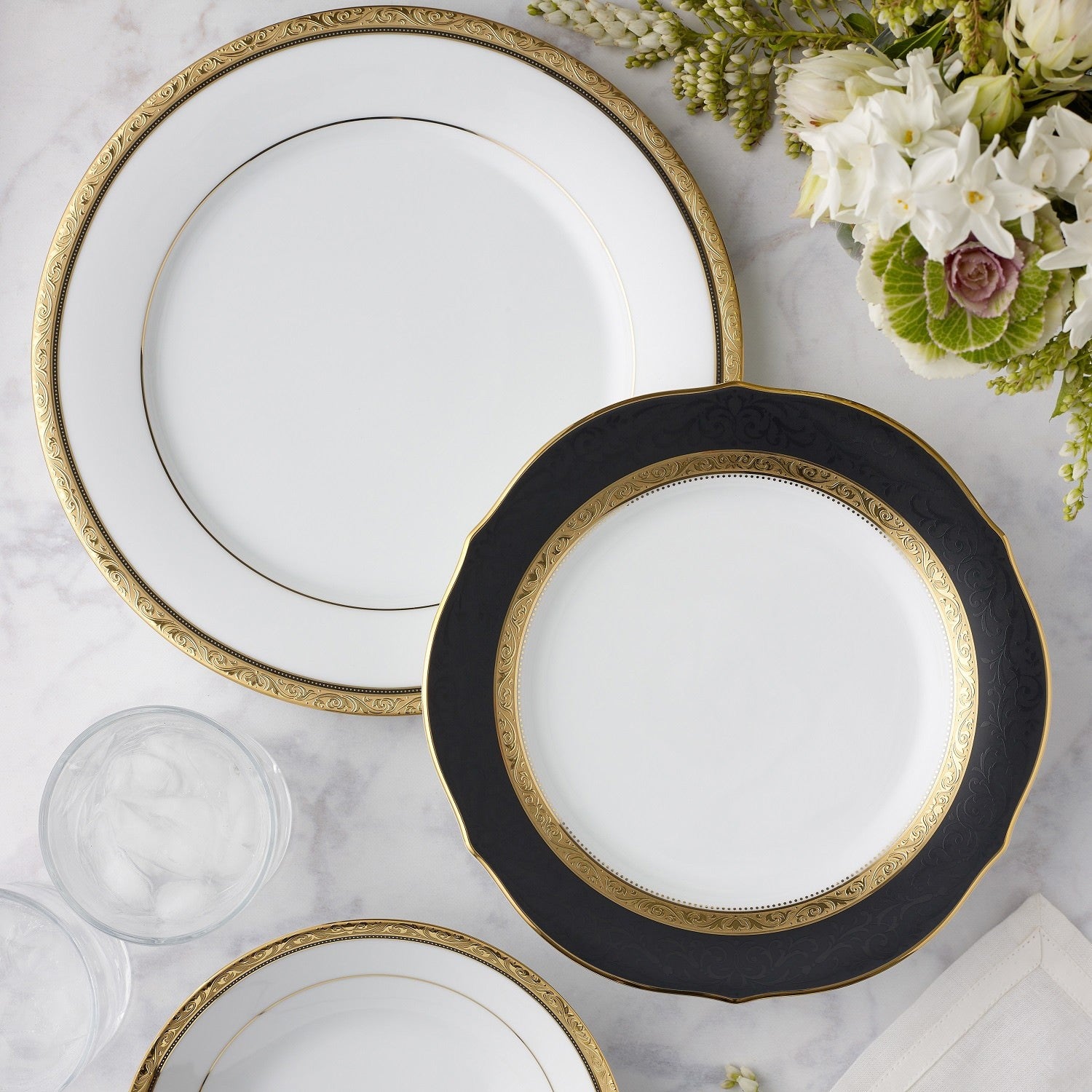Noritake Regent Gold Fine Porcelain 12 Piece Dinner Set