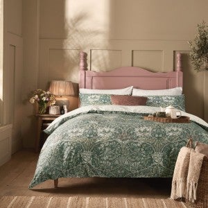 William Morris Honeysuckle & Tulip Cotton Quilt Cover Set, Queen