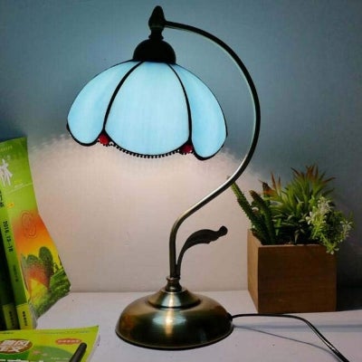 Majalis Tiffany Style Stained Glass Table Lamp, Blue
