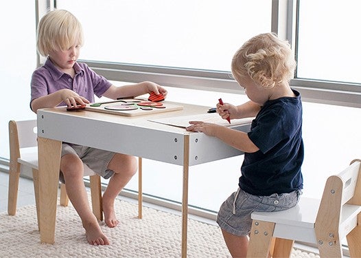 KIDS TABLES & DESKS