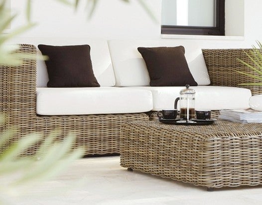 OUTDOOR SOFAS & LOUNGE SETS